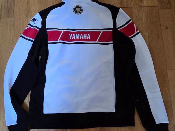 yamaha racing zip up top