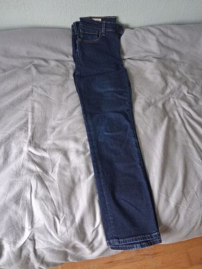 Womens levis jeans size 32