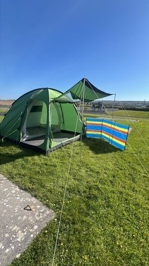 tent & chairs