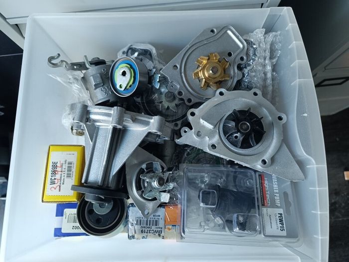 Car parts, of all kinds (clutches, pressure plates, discs, shock absorbers, etc.)