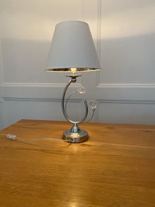 Table lamp