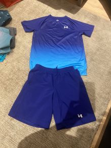 Under Armour boys size Youth XL