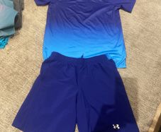 Under Armour boys size Youth XL