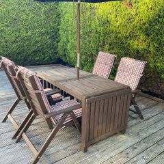 garden table and chairs