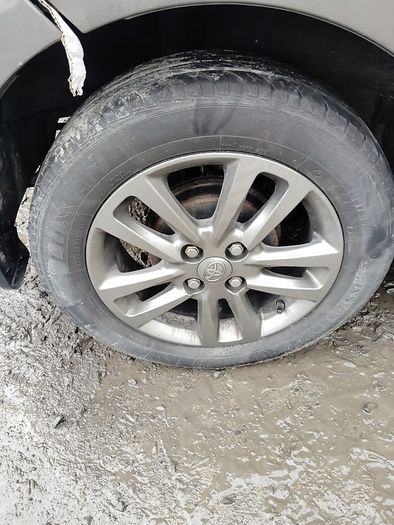 Breaking Toyota Yaris 2017 petrol