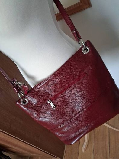 Stunning Designer Laura DiMaggio Maroon Italian Leather Bag