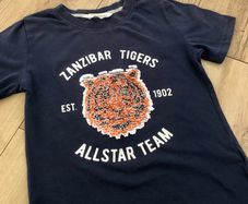Boys HM T-shirt size 6-8 years old