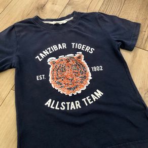 Boys HM T-shirt size 6-8 years old