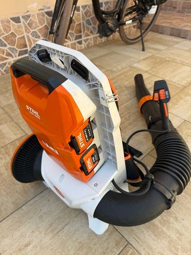 STIHL BGA 300 blower with STIHL ADA1000 dual battery backpack adapter