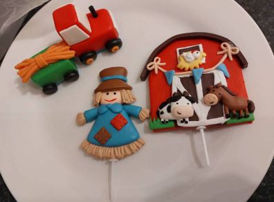 Tractor Scarecrow Barn with Animals Cake Decorations