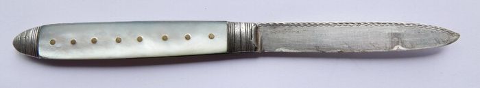 Antique Sterling Silver and Mother of Pearl Knife 1820s. 20,7g