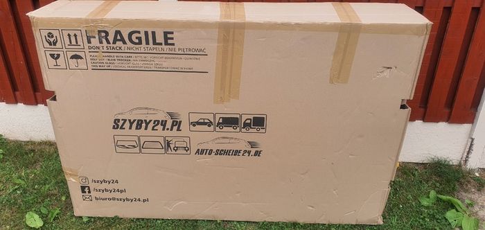 Windscreen box