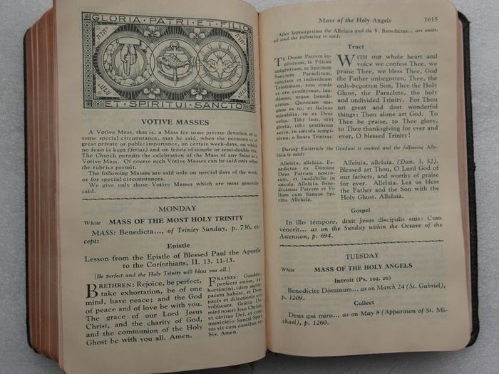 Vintage 1950s Irish Prayer Book - The Ideal Daily Missal - Bassi & Co, Dublin