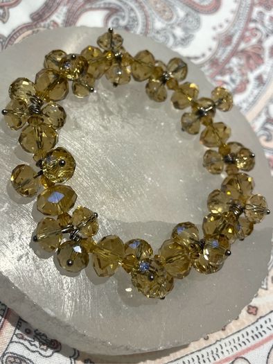 Beautiful beaded stretchy bracelet.