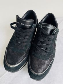 Tommy Hilfiger like new condition. Size 40 Europe. And uk 6.1/2