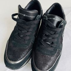 Tommy Hilfiger like new condition. Size 40 Europe. And uk 6.1/2