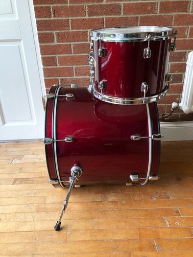 Pearl Forum Series Drum Kit w/ Hardware + Cymbals