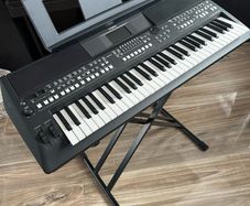 Yamaha PSR-SX600 Keyboard