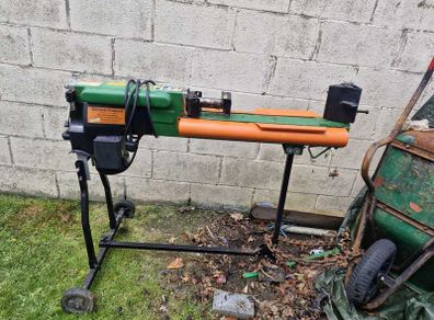 Log splitter