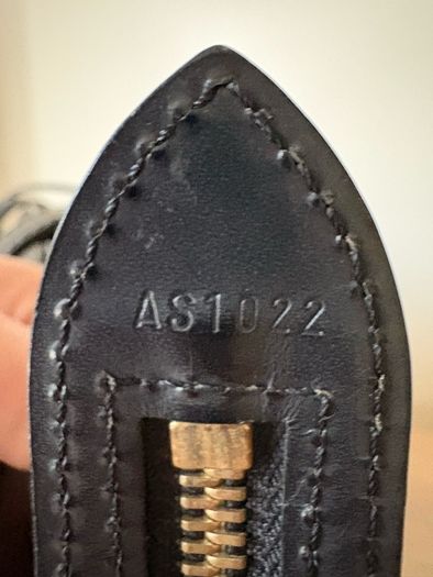 Authentic Louis Vuitton Epi St. Jacques black