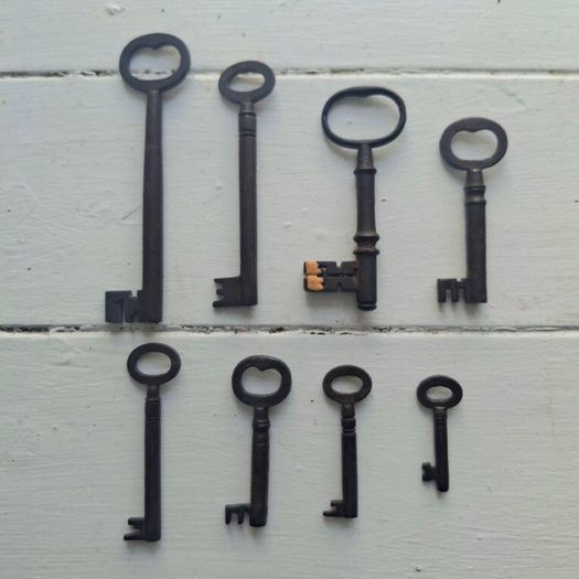 Set of 8 Antique Skeleton Keys