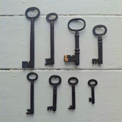 Set of 8 Antique Skeleton Keys