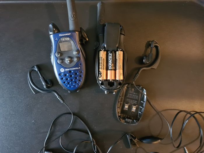 Motorola T5720 FM Walkie Talkie 2 Way Radio
