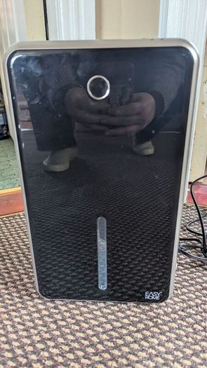 Mini Dehumidifier - perfect for small rooms / wardrobes