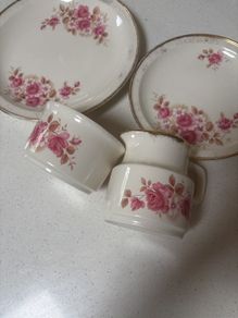 Vintage Carrigaline China with gilt edge -  4 Pieces