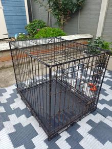 Foldable dog crate