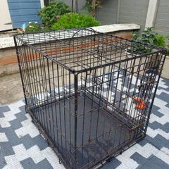 Foldable dog crate
