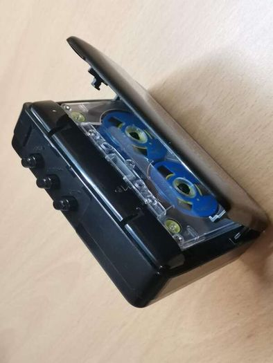 Crown SZ-32 Walkman Cassette Player