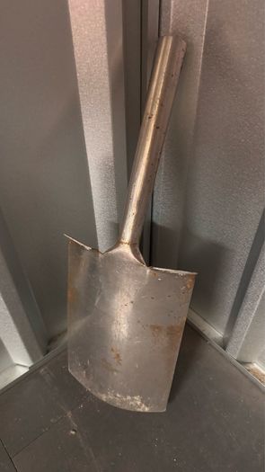 Heavy duty all-steel square shovel