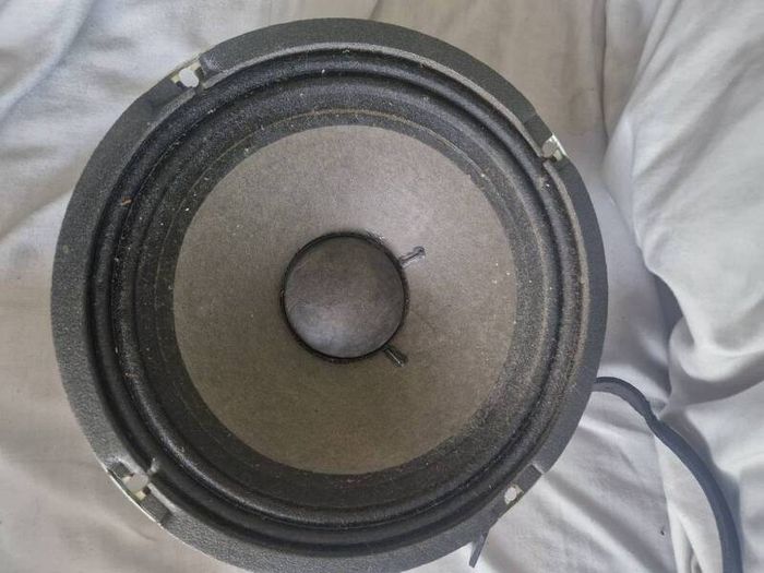 2 x bass speakers