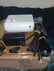 Clokowe M8 digital Projector 1920x1080 superb condition very little use