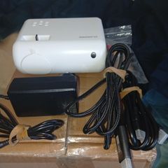 Clokowe M8 digital Projector 1920x1080 superb condition very little use