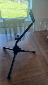 saxophone stand