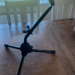 saxophone stand