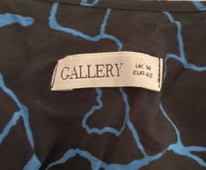 Gallery blue and black marble effect