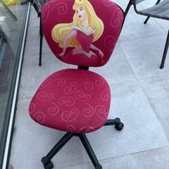 Disney Aurora pink wheels chair