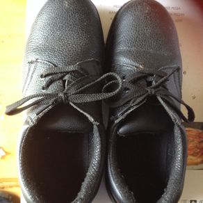 nisbets kitchen shoes size 7 -- 41  black