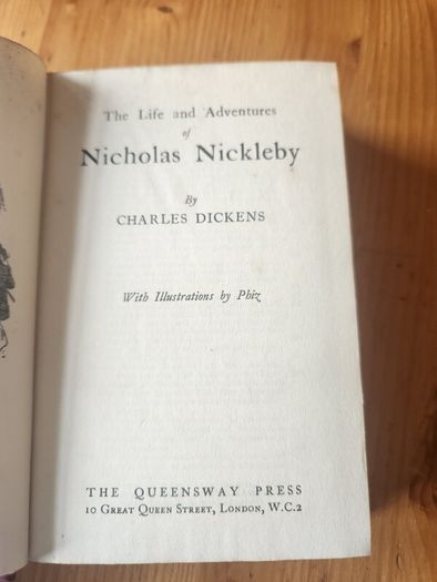 Charles Dickens Set Of 16 Hardback With Many Different Illustrators. See Photos For Same.this Is An Nice Set In Good Condition Featuring Over 20 Of His Famous Novels. See Photos For Same.