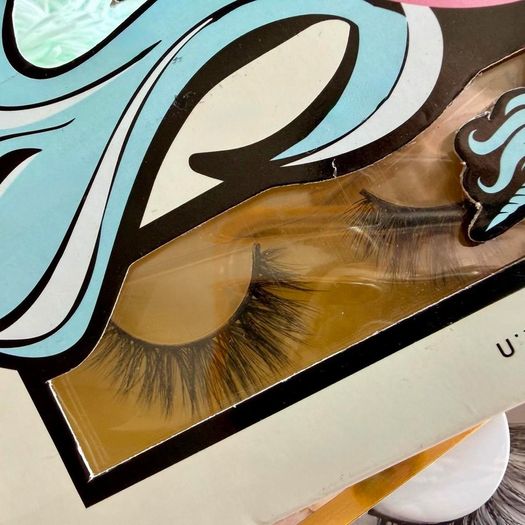 Tatti Lashes TL7 + Unicorn Lashes + Kash Beauty Charleen Lip Oil Bundle BNIB