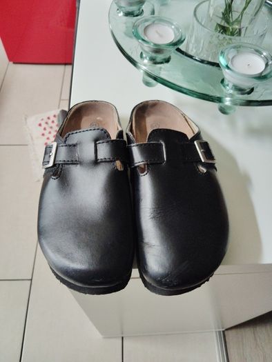 Leather clogs