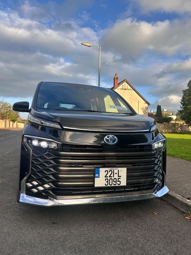 Toyota Voxy 2022