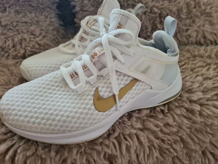Fitness shoes Nike Air Max Bella TR2, UK3.5, EUR 36.5, 23 CM