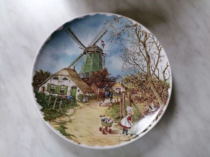 Decorative Wall Plate