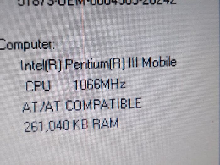 Rare Vintage Fujitsu Siemens Lifebook, E Series, FPC07048B Part number CP127259, Running Windows 2000 Professional, uses 3.5 floppy disk, 20GB HDD, amd all the connecting Ports from 30 years ago Era