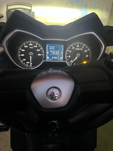 yamaha xmax 400 (no log book)