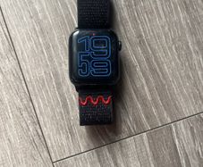 Apple Watch SE 3 GPS 44mm Midnight Excellent Condition